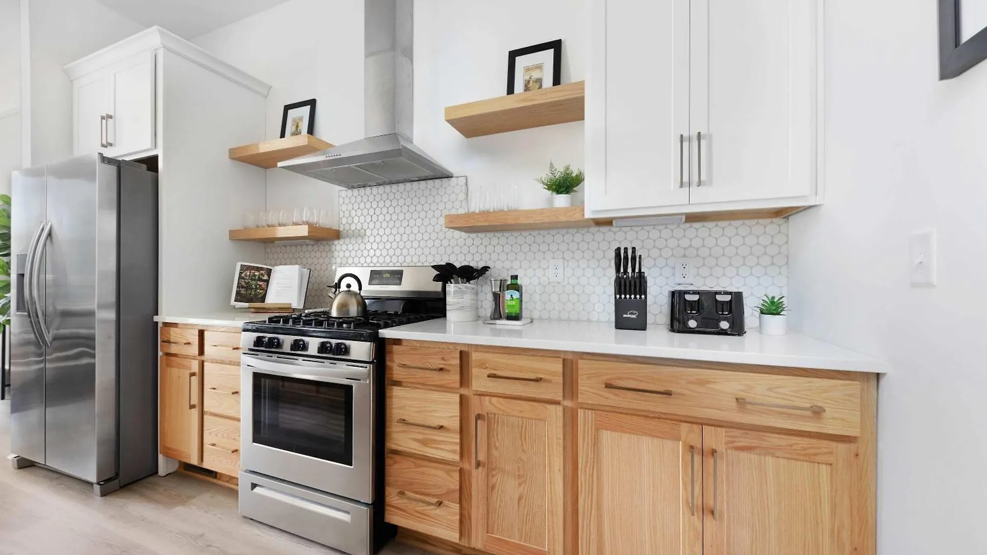 The Azalea & The Sunflower - Two Four Bedroom Homes Nashville Holiday home